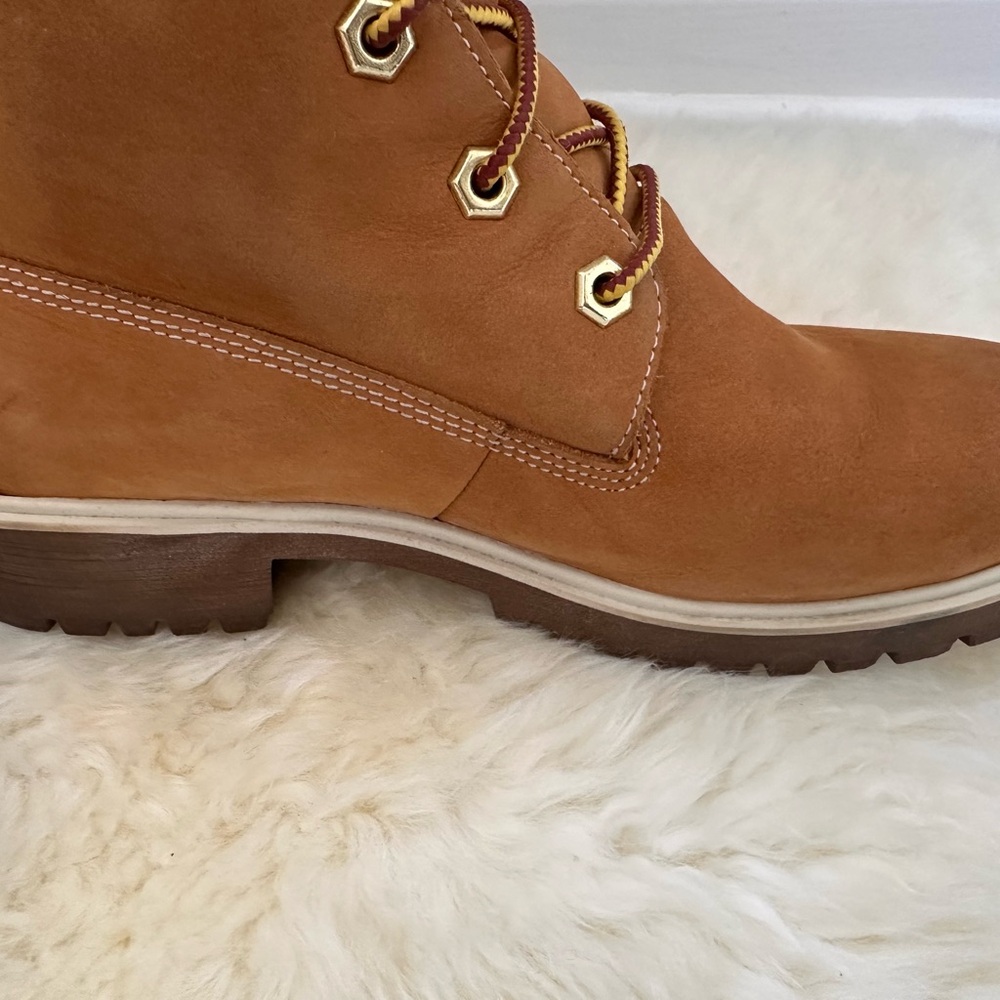 Timberland Tan Lace Up Boots with Durable Rubber Soles - Picture 5 of 13